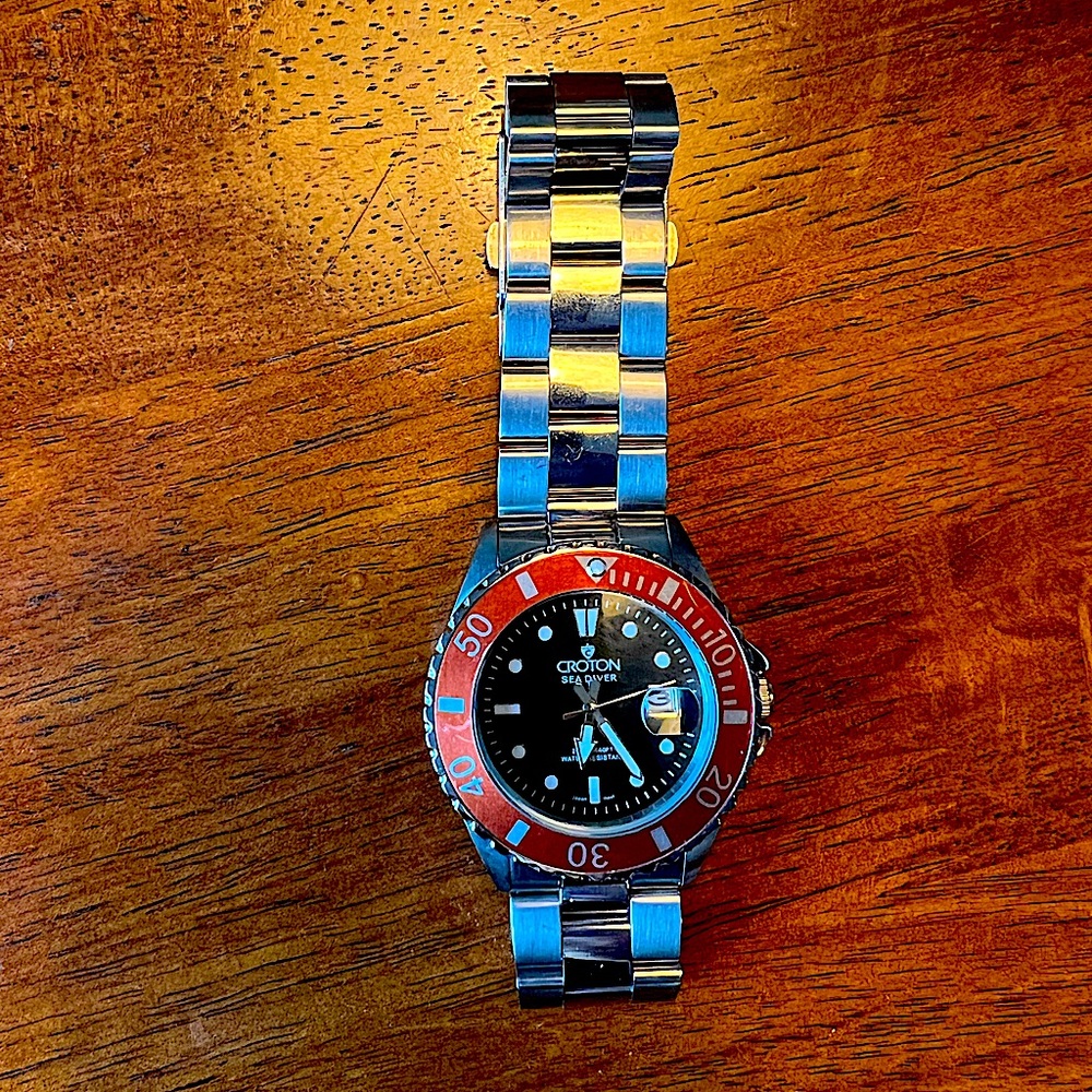 Croton SeaDiver 20ATM With Red Dial